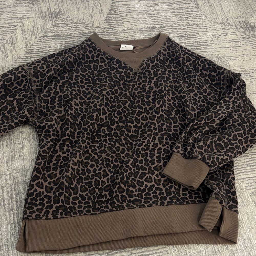 Leopard Print Women's Crewneck